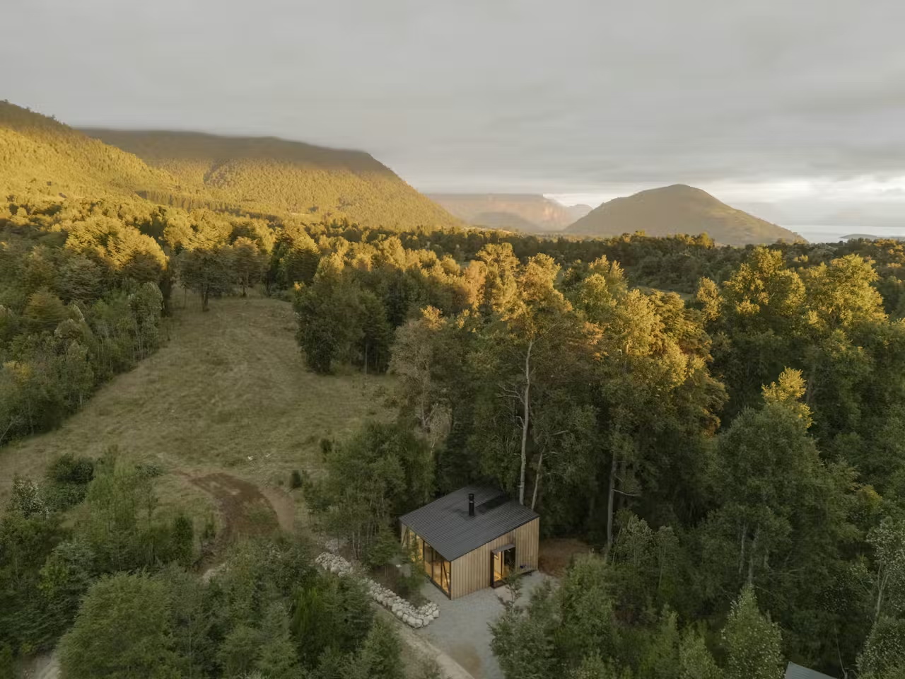 是什么让这栋56平方米的两卧室平房感觉如此宽敞？