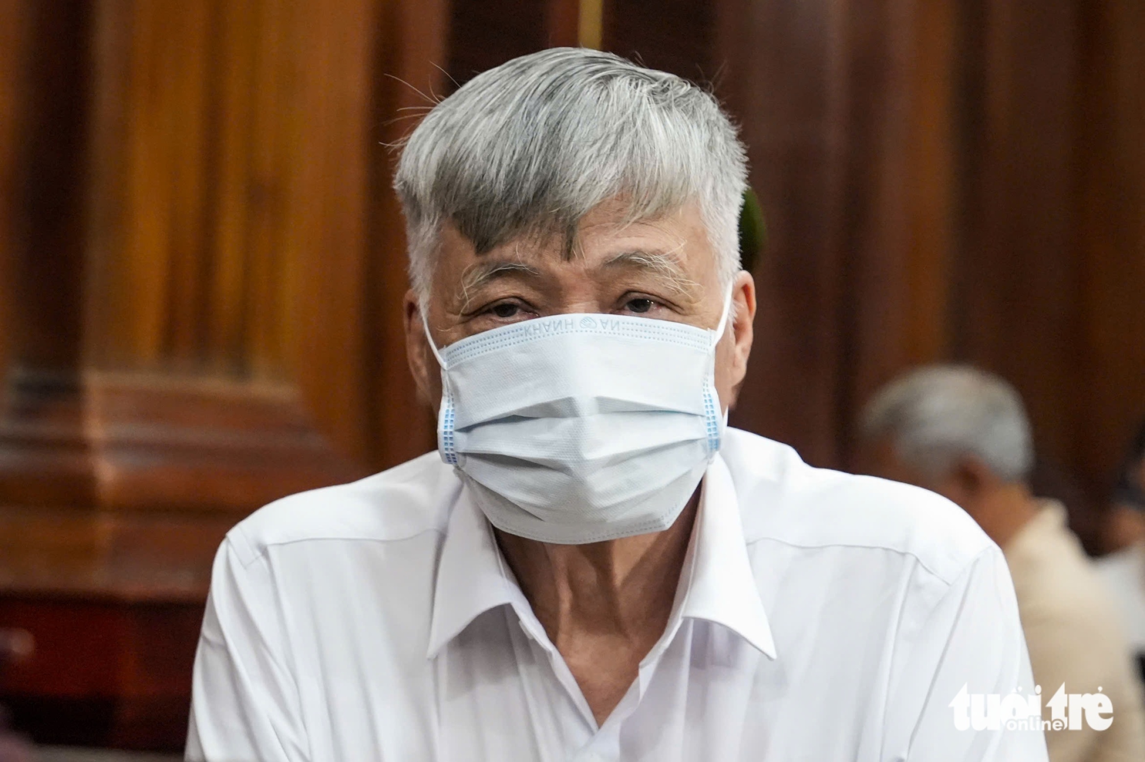 阮功契和阮光通因造成2150亿越南盾损失案出庭