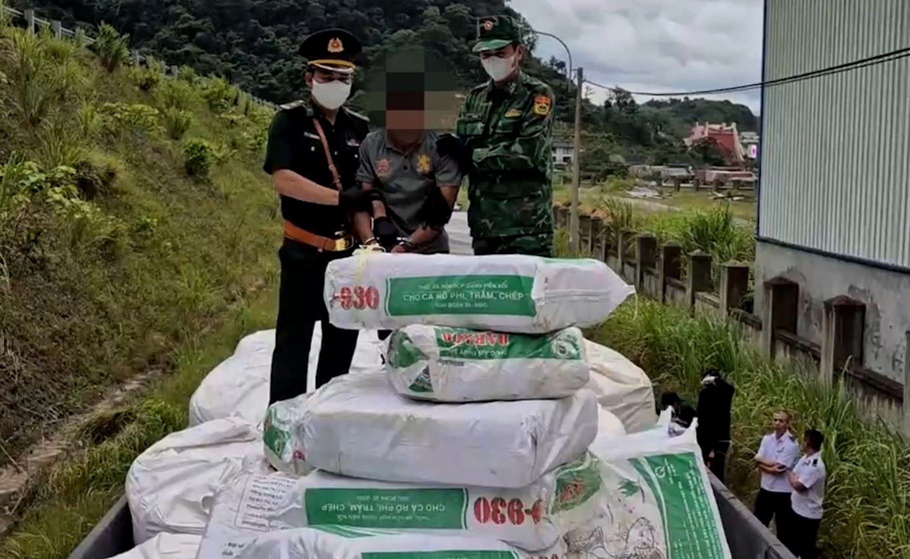 抓捕运送半吨毒品如运大米的重型卡车之旅
