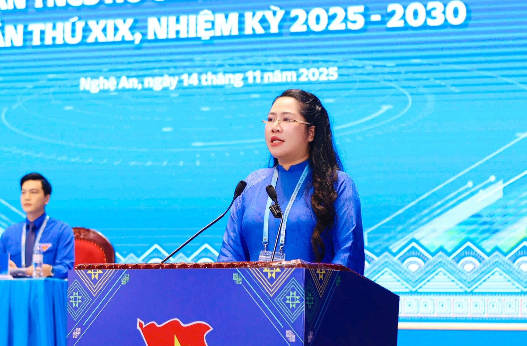 阮氏芳水同志再次当选乂安省团委书记