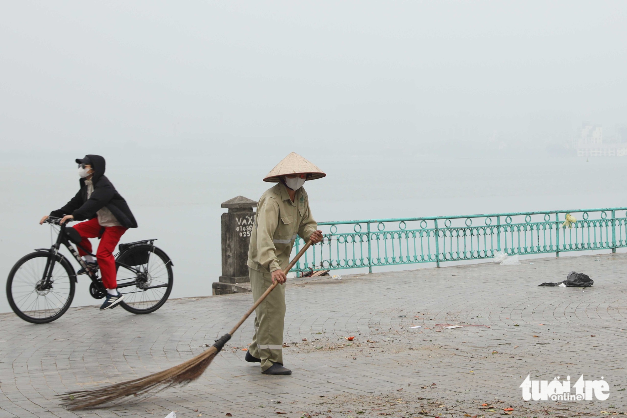 中午时分雾气依然浓密，河内宛如沙巴