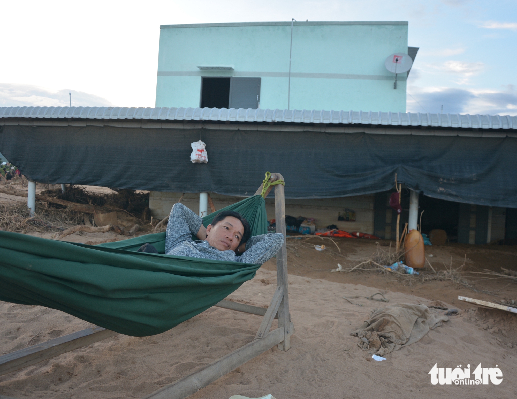 顺风县居民在‘水炸弹’席卷后艰难恢复