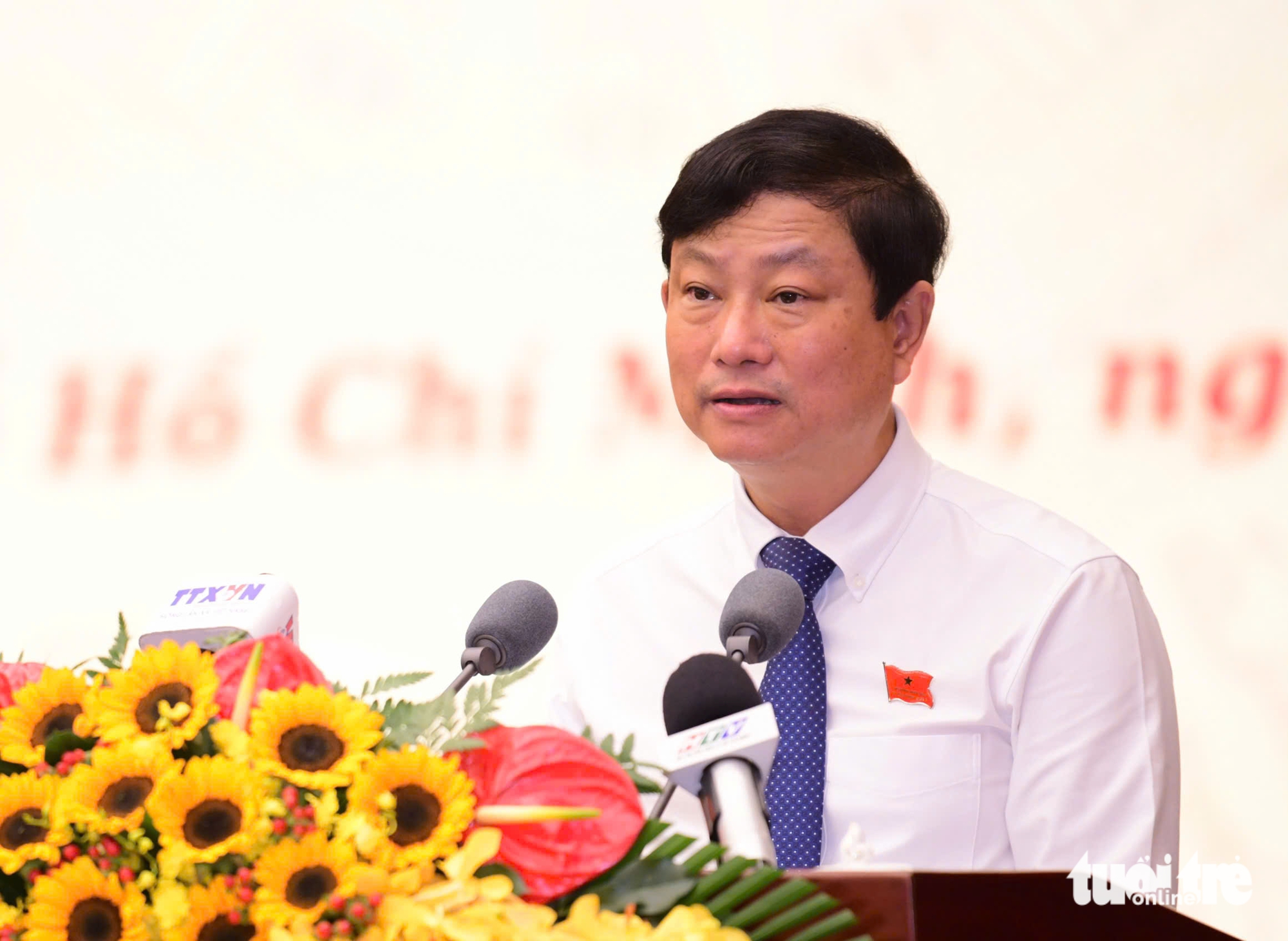 胡志明市人民议会专题会议开幕，审议多项重要内容和人事工作