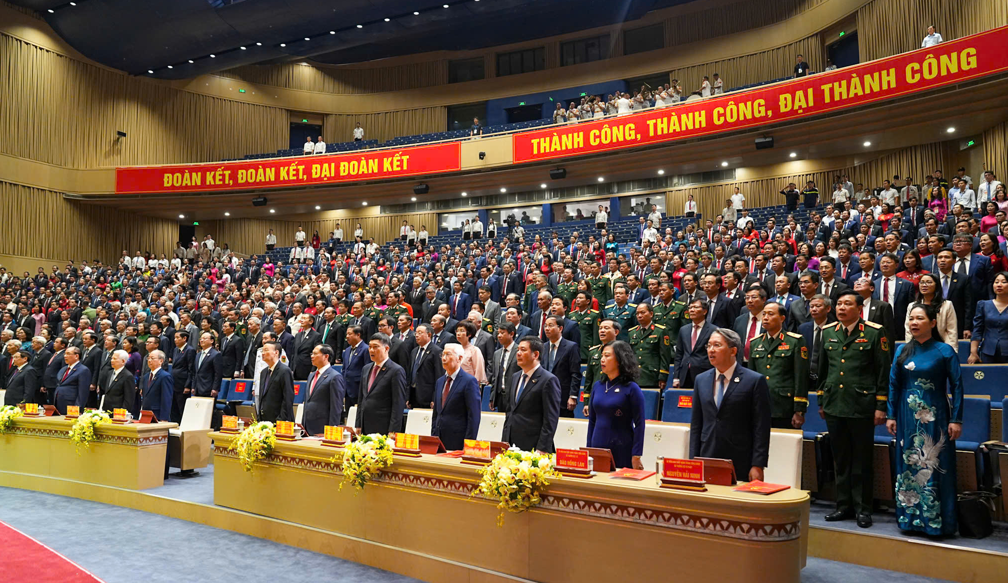 总理出席海防市党委大会
