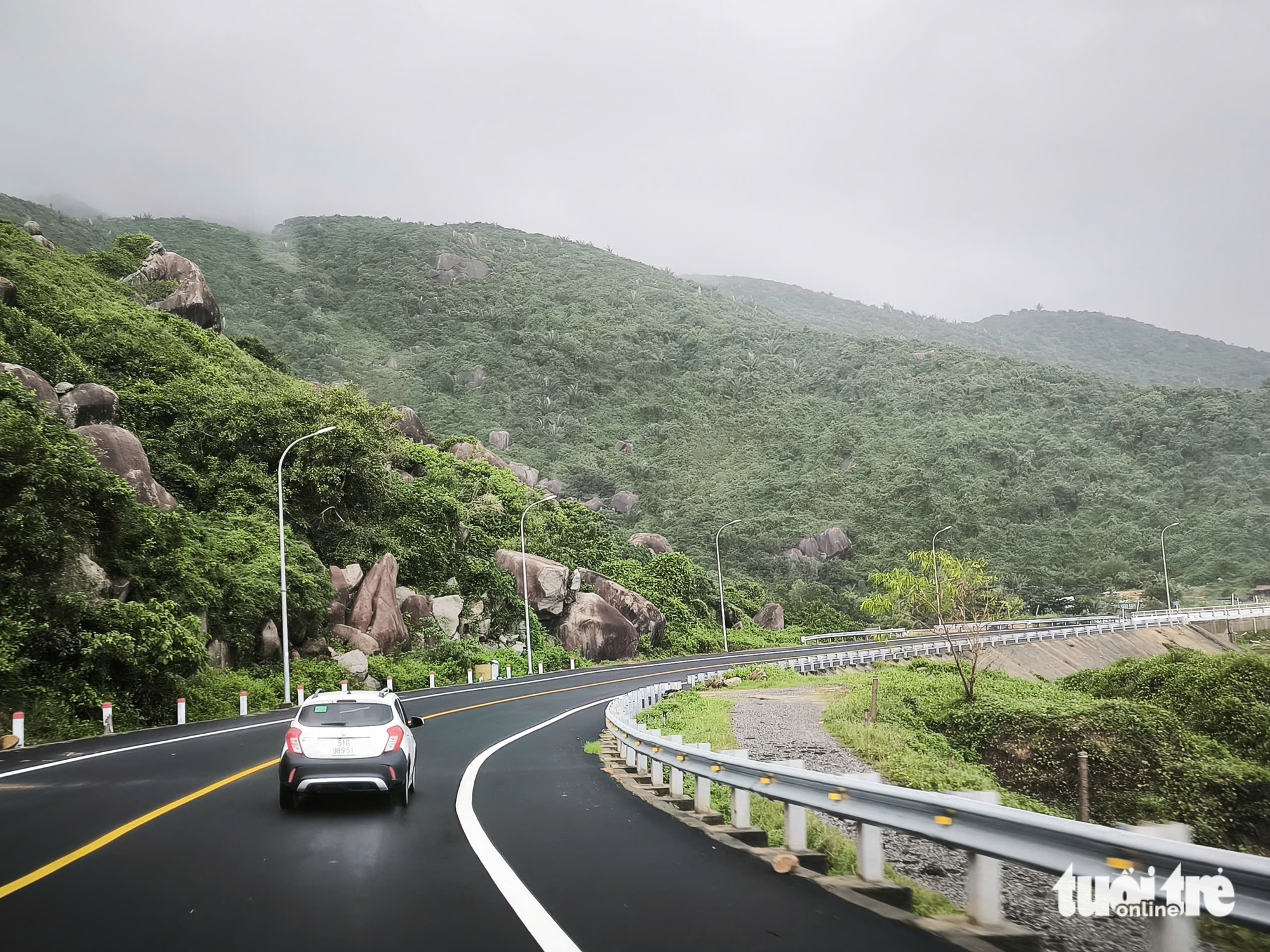 经过庆和省、富安省和平定省旧地的1号国道交通已畅通