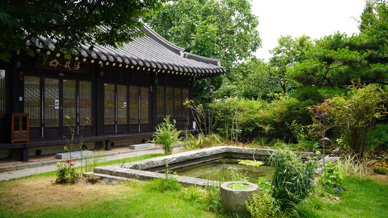 韩国在全北古村推广《月之云画》中的疗愈旅游