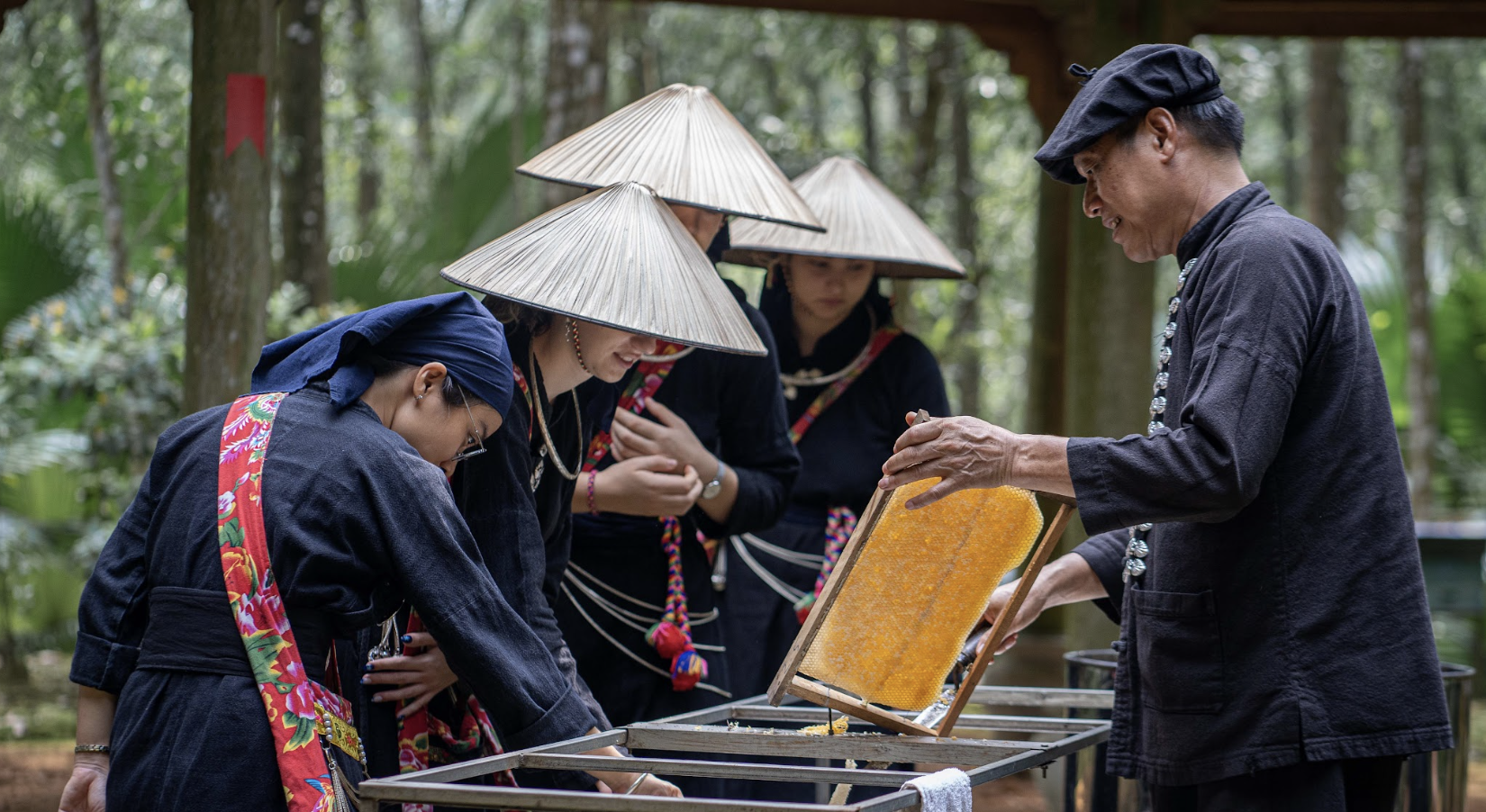 泰原独一无二的'共锅饭'村庄风靡世界