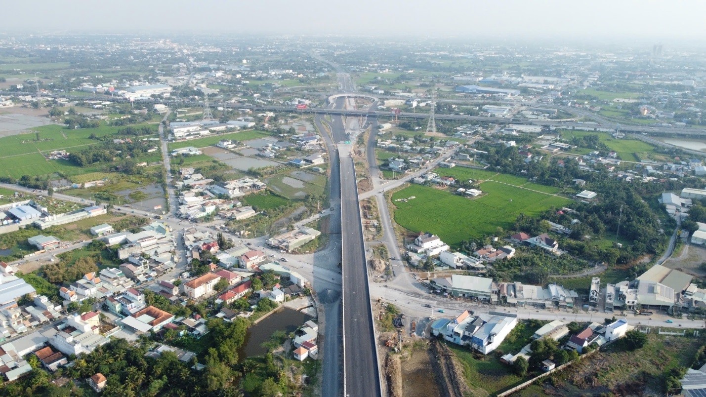 胡志明市西部门户在2025年底因一系列基础设施项目而繁忙