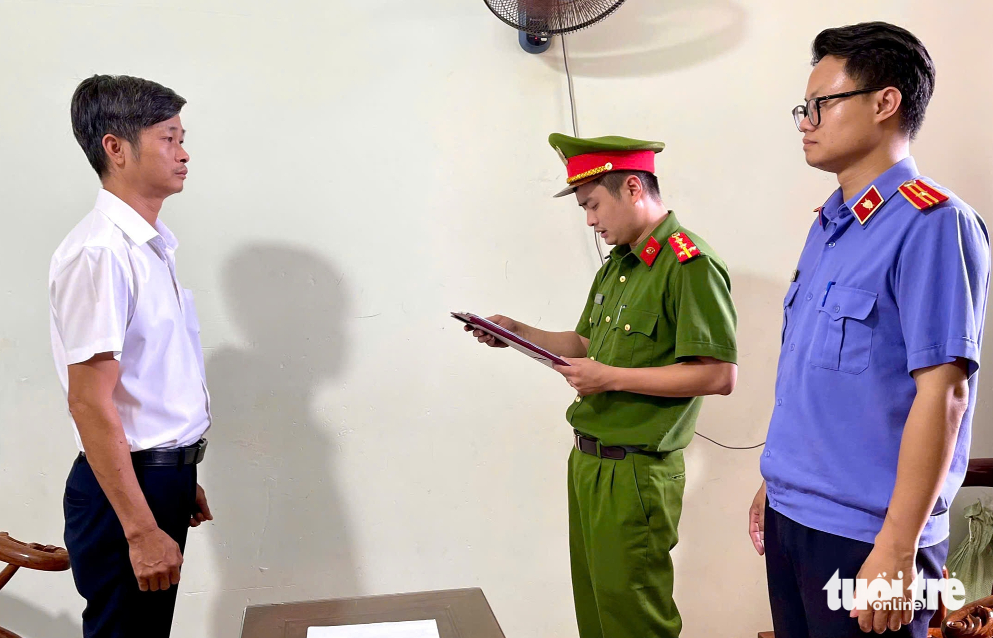 逮捕原副县长将公园'黄金地段'变为私人用地