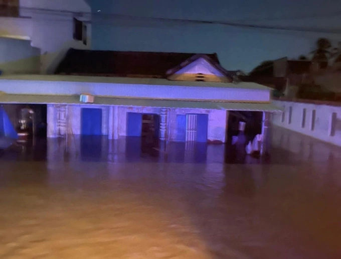 林同省洪水淹没房屋，数百人夜间呼救