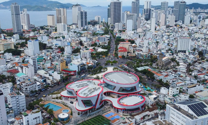 芽庄建成'红领巾'形状的少年宫