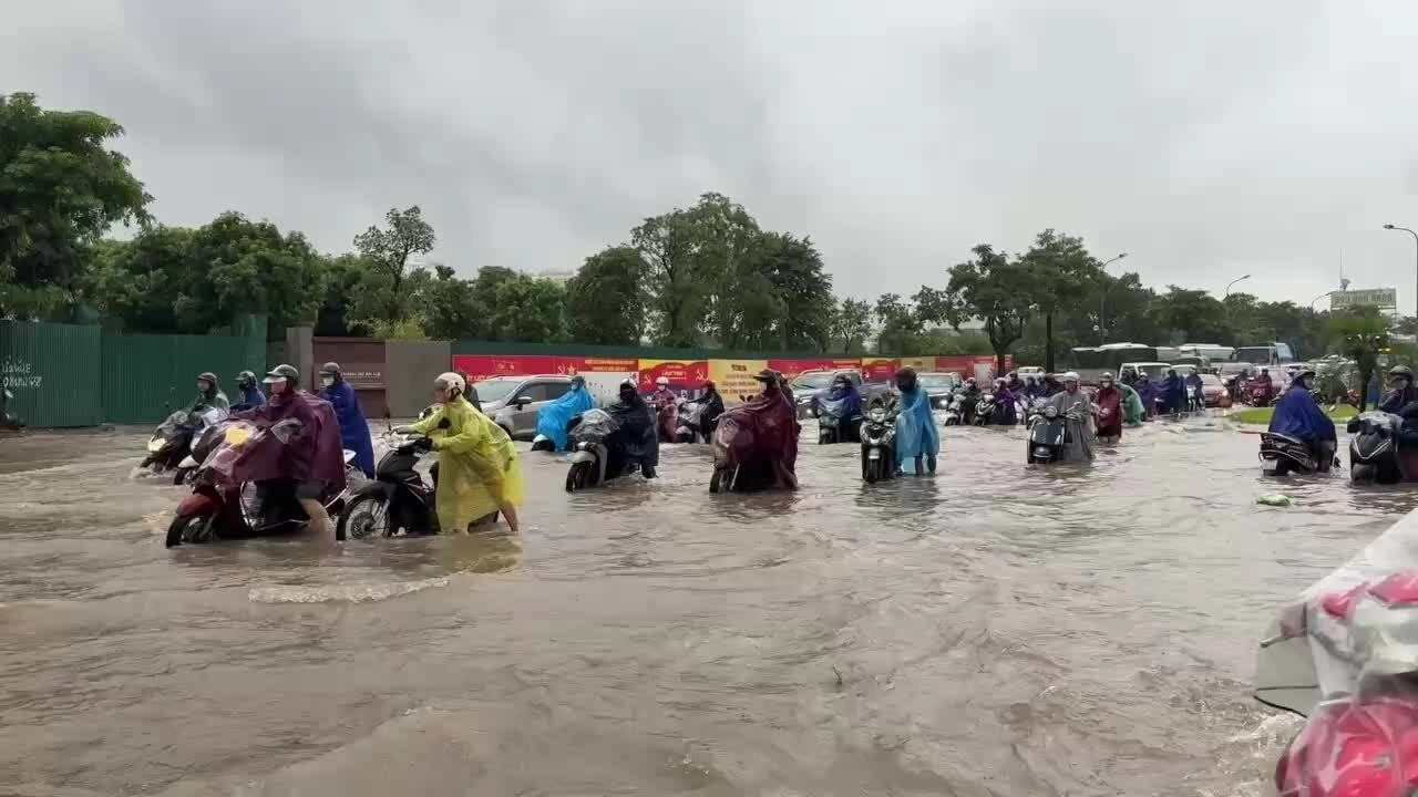 河内大面积内涝，越南北部多地因洪水疏散