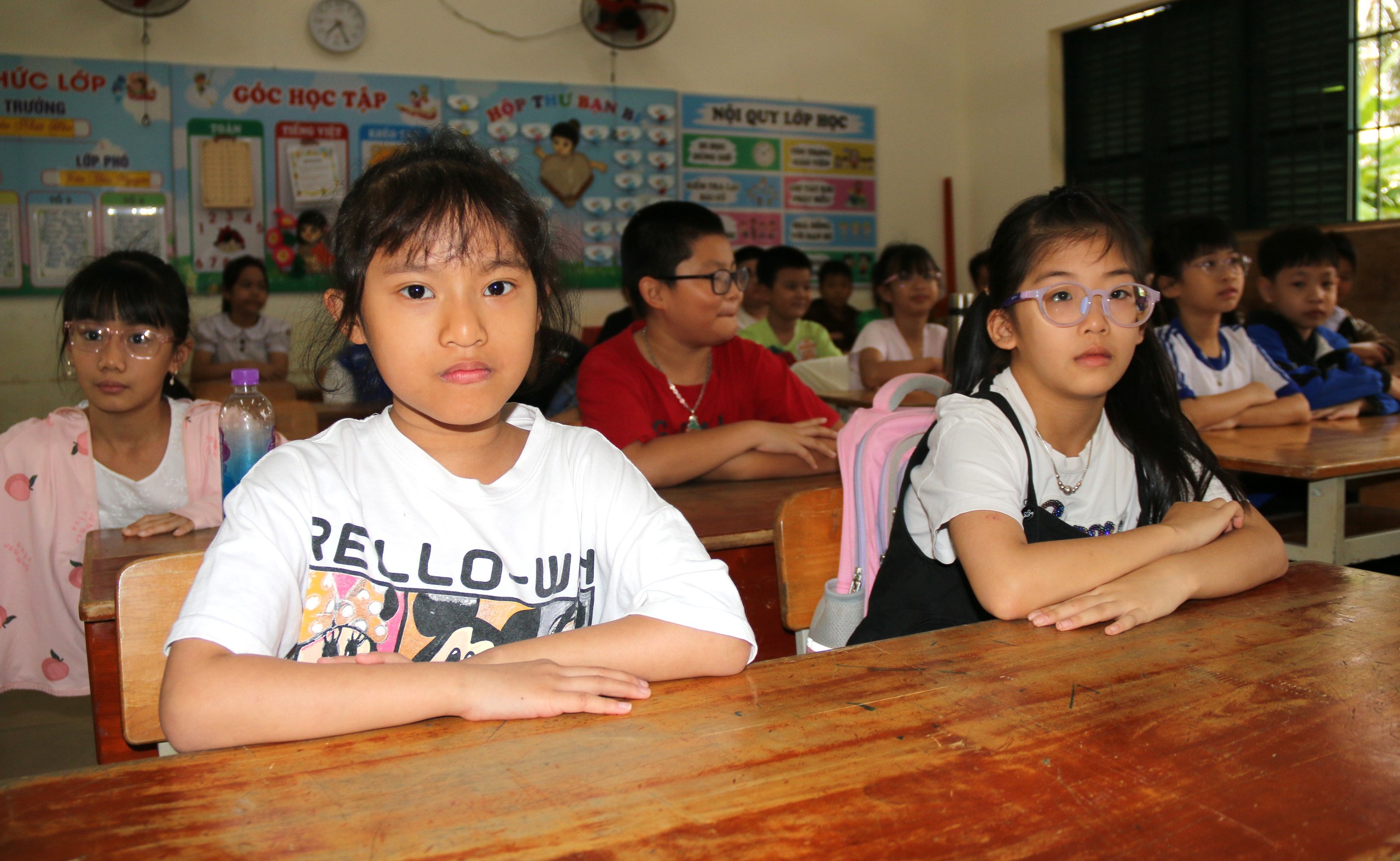 庆和省洪灾中心区学生返校无校服无书本