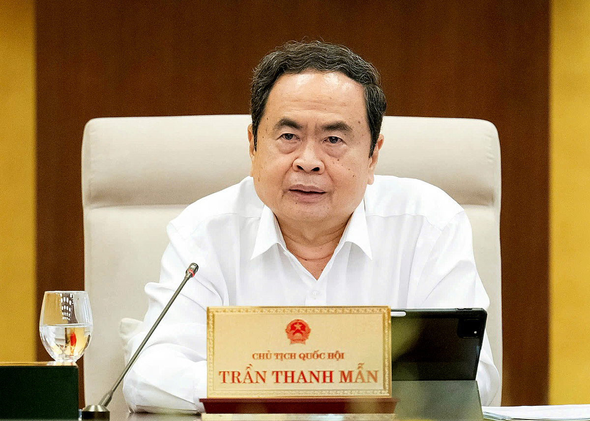 国会主席谈‘种一棵香蕉树、养一头猪却有三个部门报告’的情况