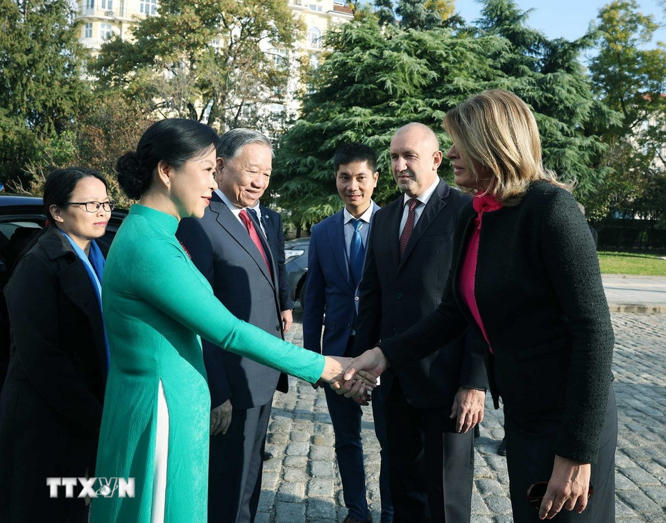 隆重欢迎总书记苏林在保加利亚的仪式