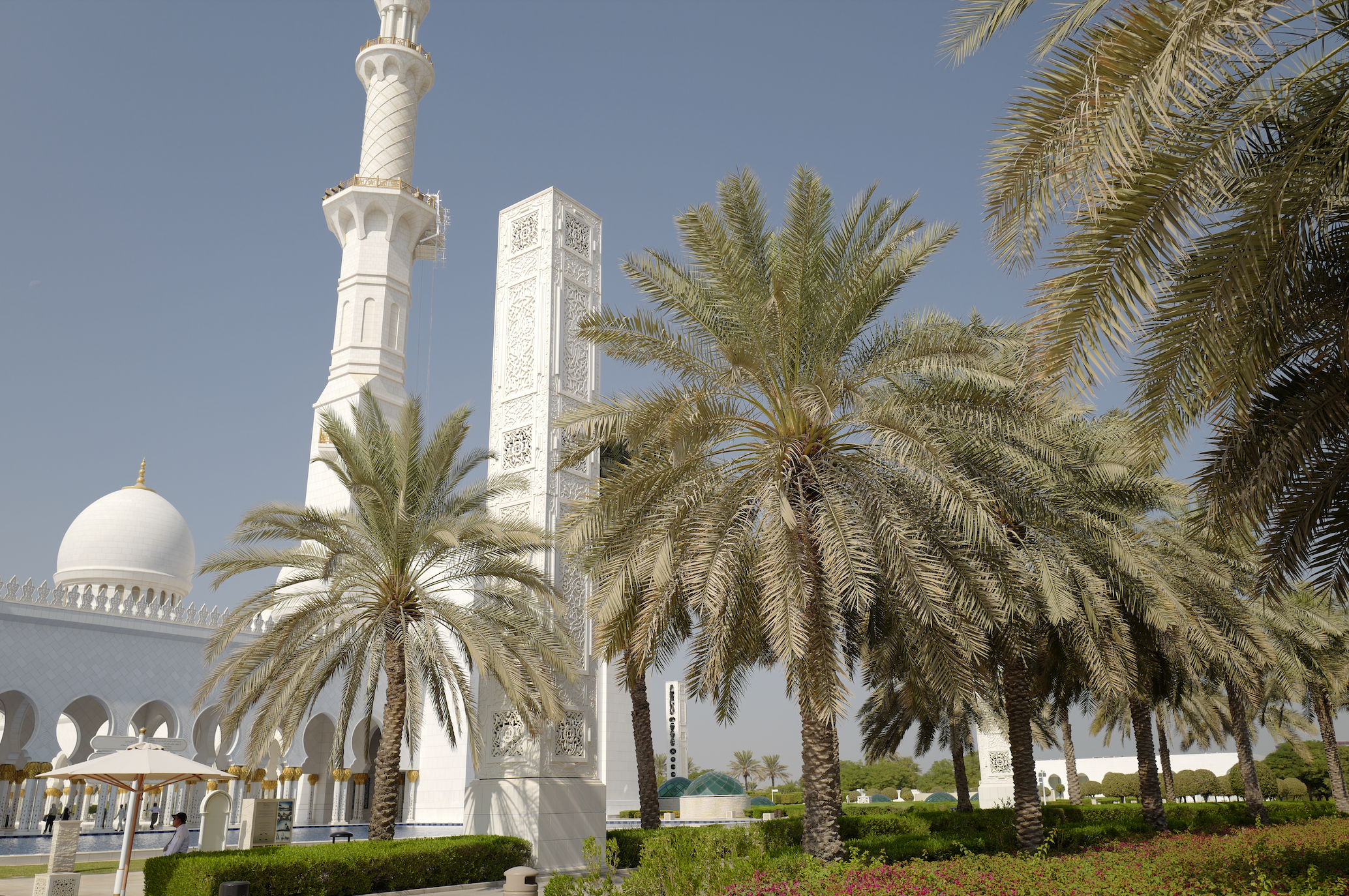 许多游客的习惯在阿联酋最大的清真寺被禁止
