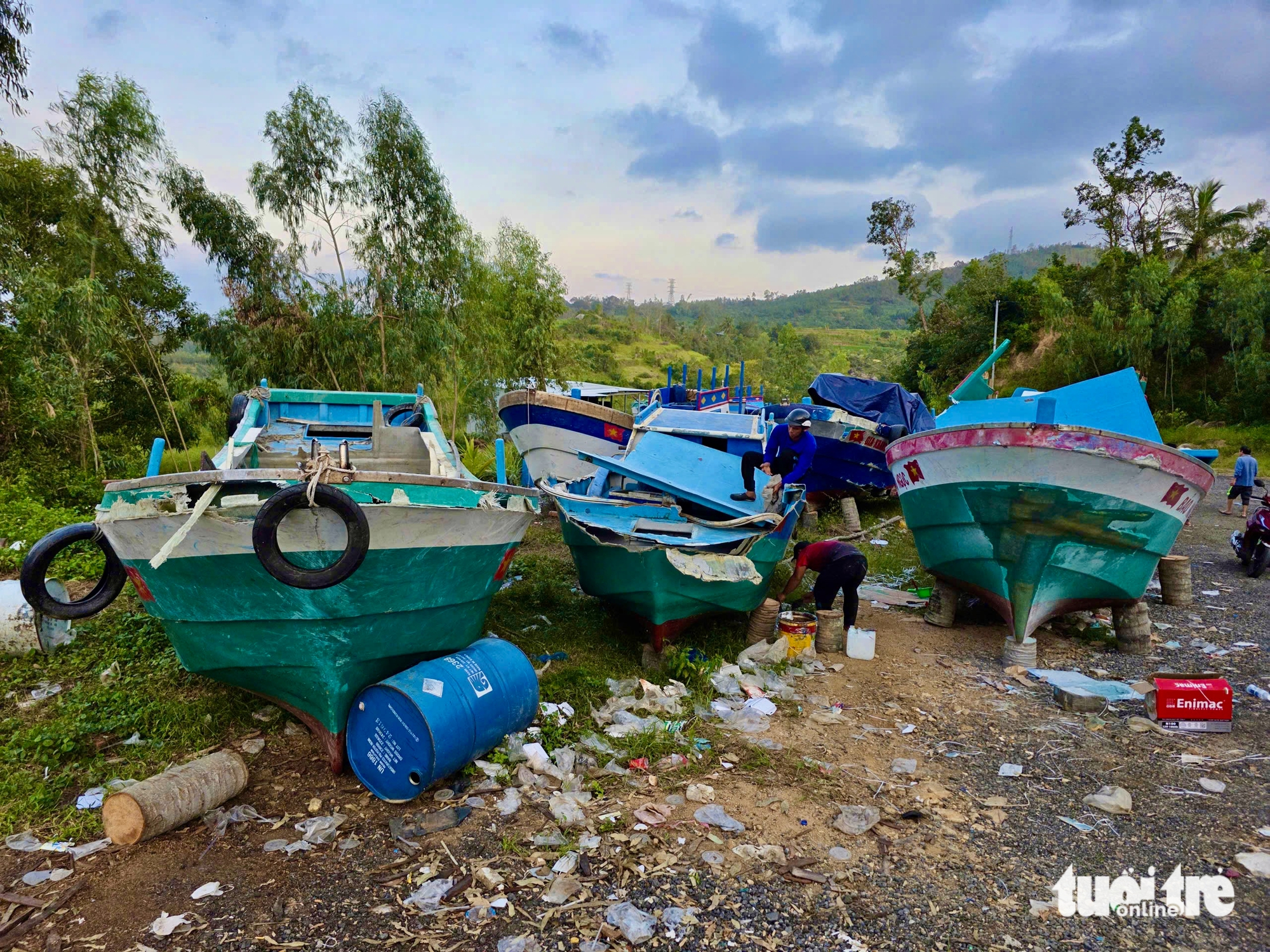 第13号台风后修船竞赛：船厂超负荷，船主焦急等待出海日