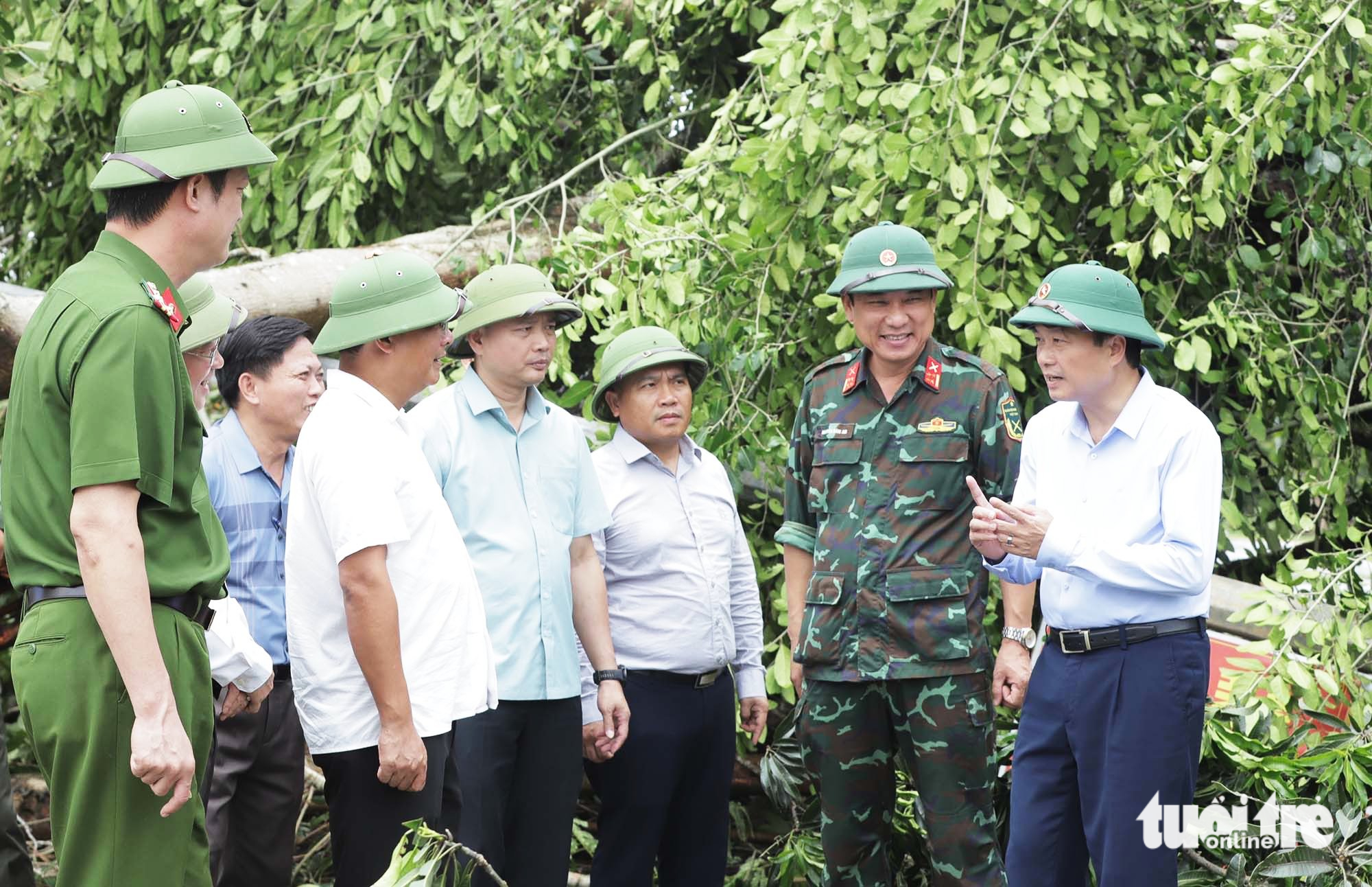 金莲国家特别历史遗迹区在国庆节期间清理台风后倒下的树木迎接民众