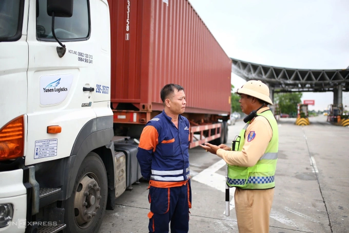 民众在参与交通时可能无需携带证件