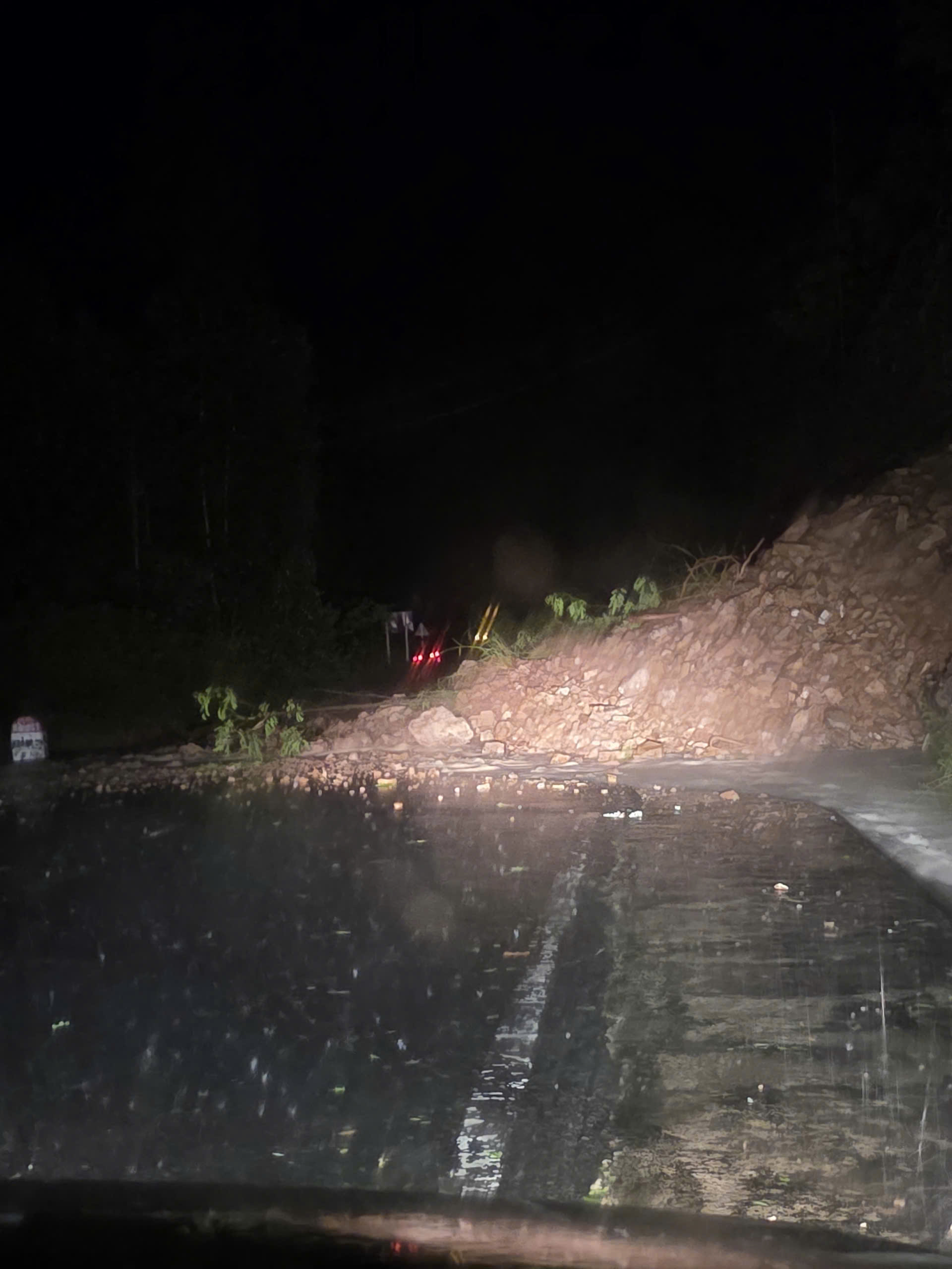 台风Kalmaegi在多地造成严重损失