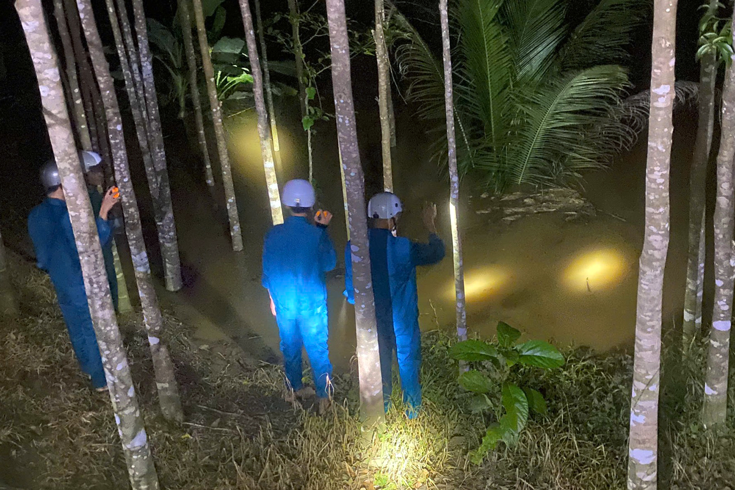 同奈5号水电站泄洪，下游数百户家庭遭受洪水淹没