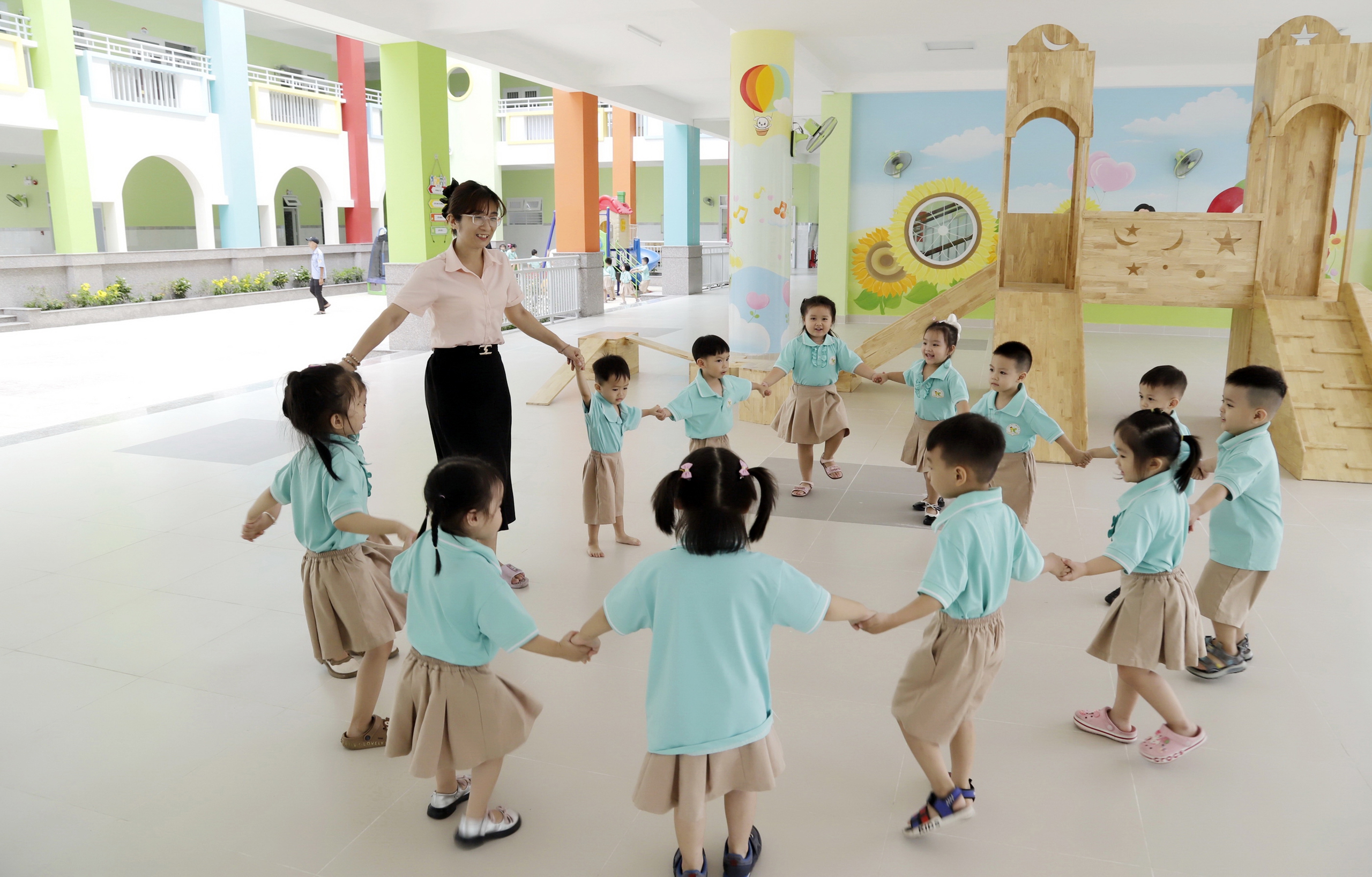 9月25日早间新闻：提议合并小规模幼儿园和中小学；地主利润增长