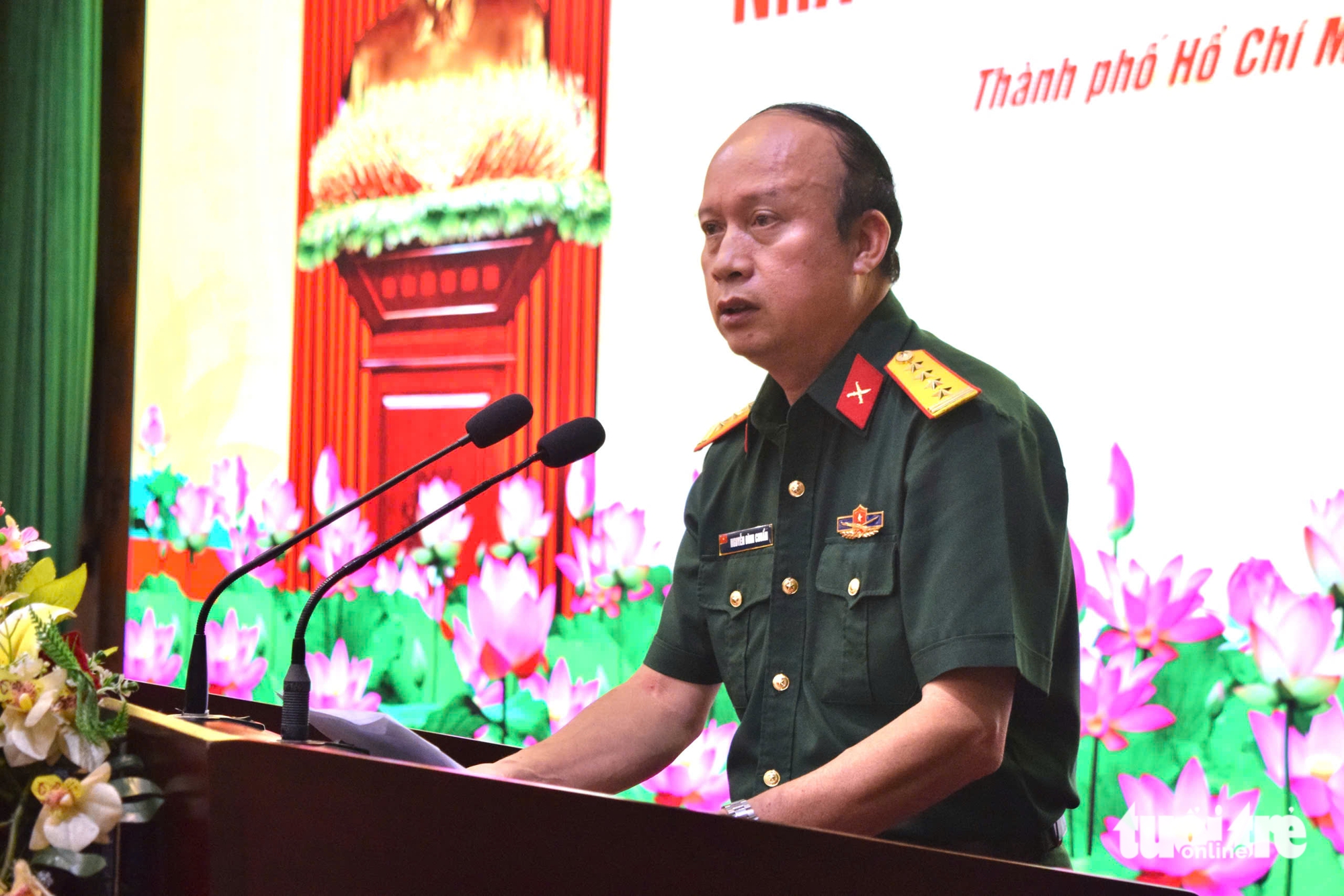 胡志明市司令部奖励156名考入军事院校的考生
