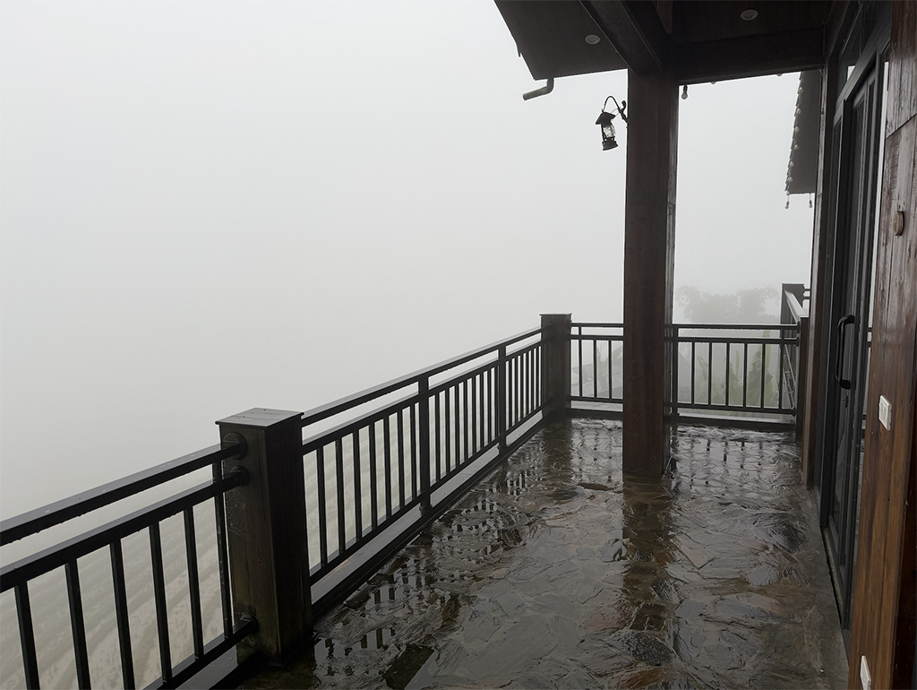 连续暴雨导致旅游业举步维艰