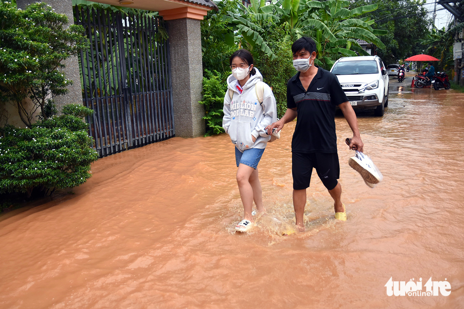 同奈省：边和-头顿高速公路项目旁数百户居民再次严重内涝