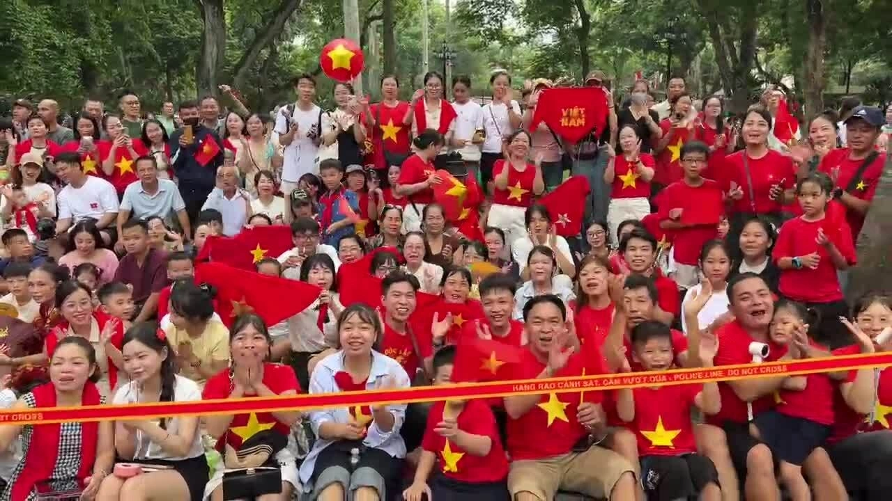 部队和车辆涌向巴亭准备合练