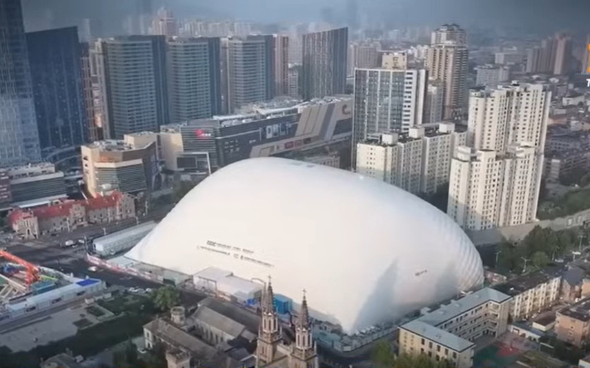 建筑项目被包裹在'世界上最大的充气穹顶'中