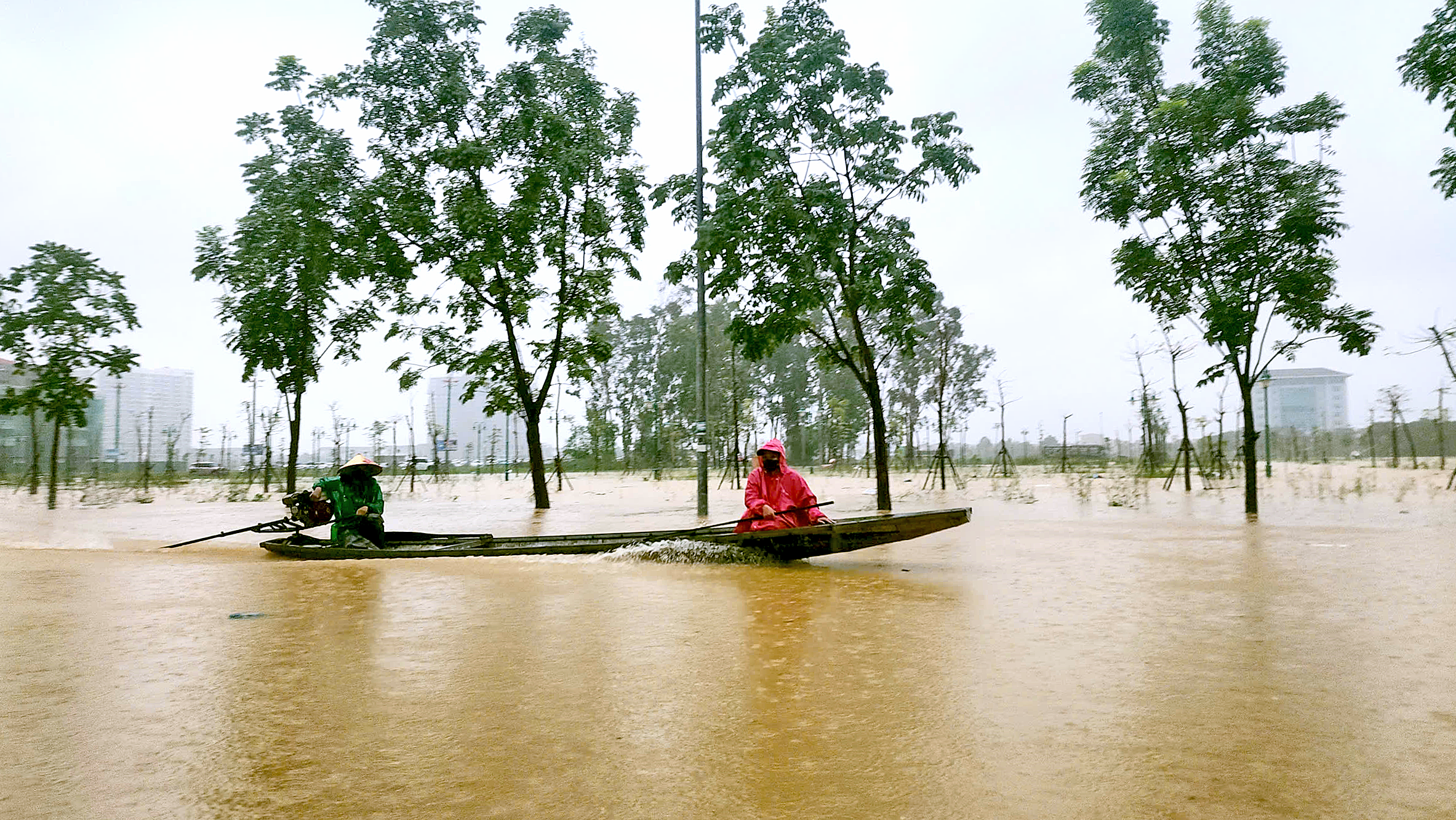 顺化再次遭遇倾盆大雨，居民在一周内迎来第三场洪水