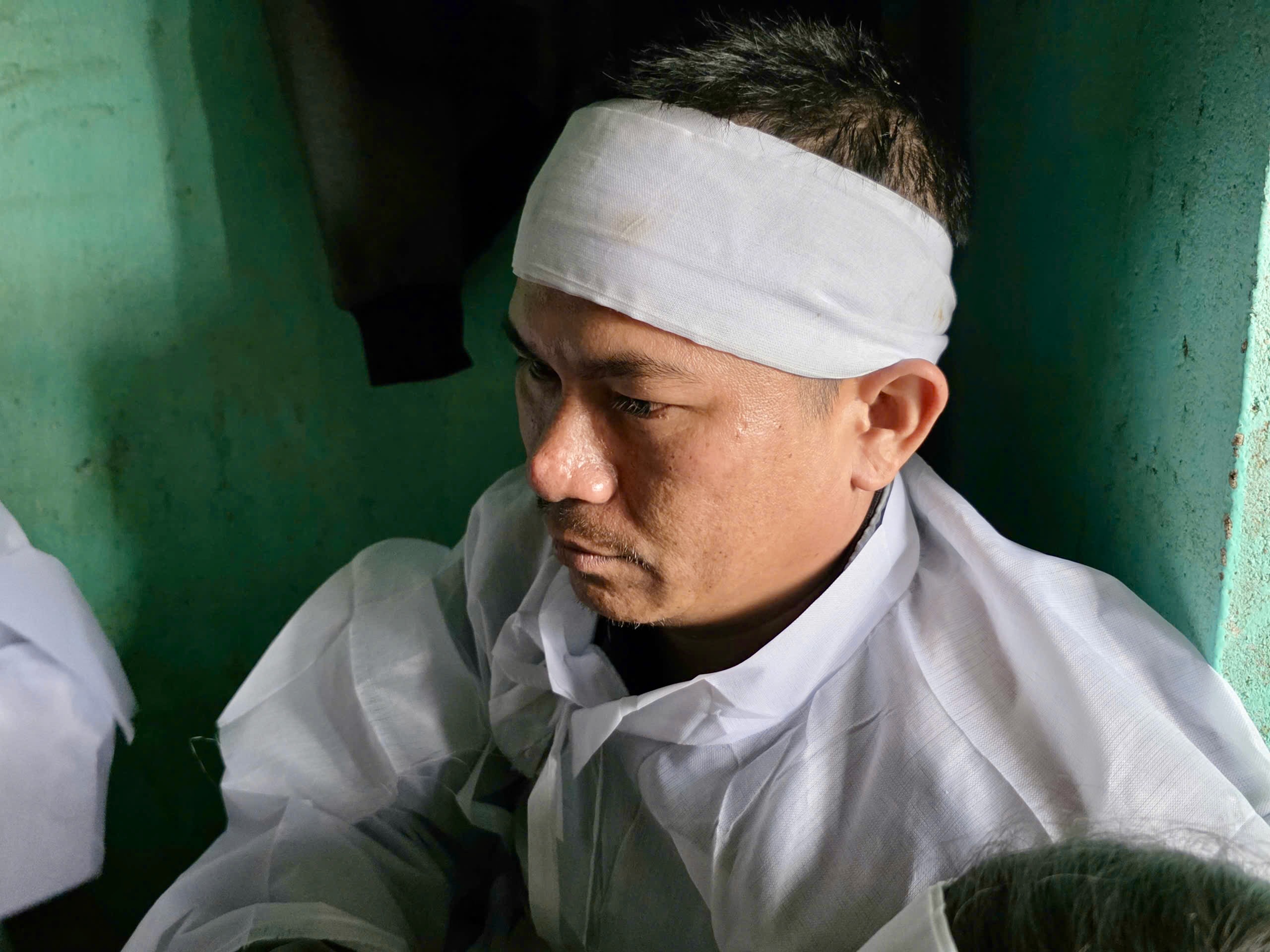 三母子深夜呼救，爷爷涉水救援被洪水冲走