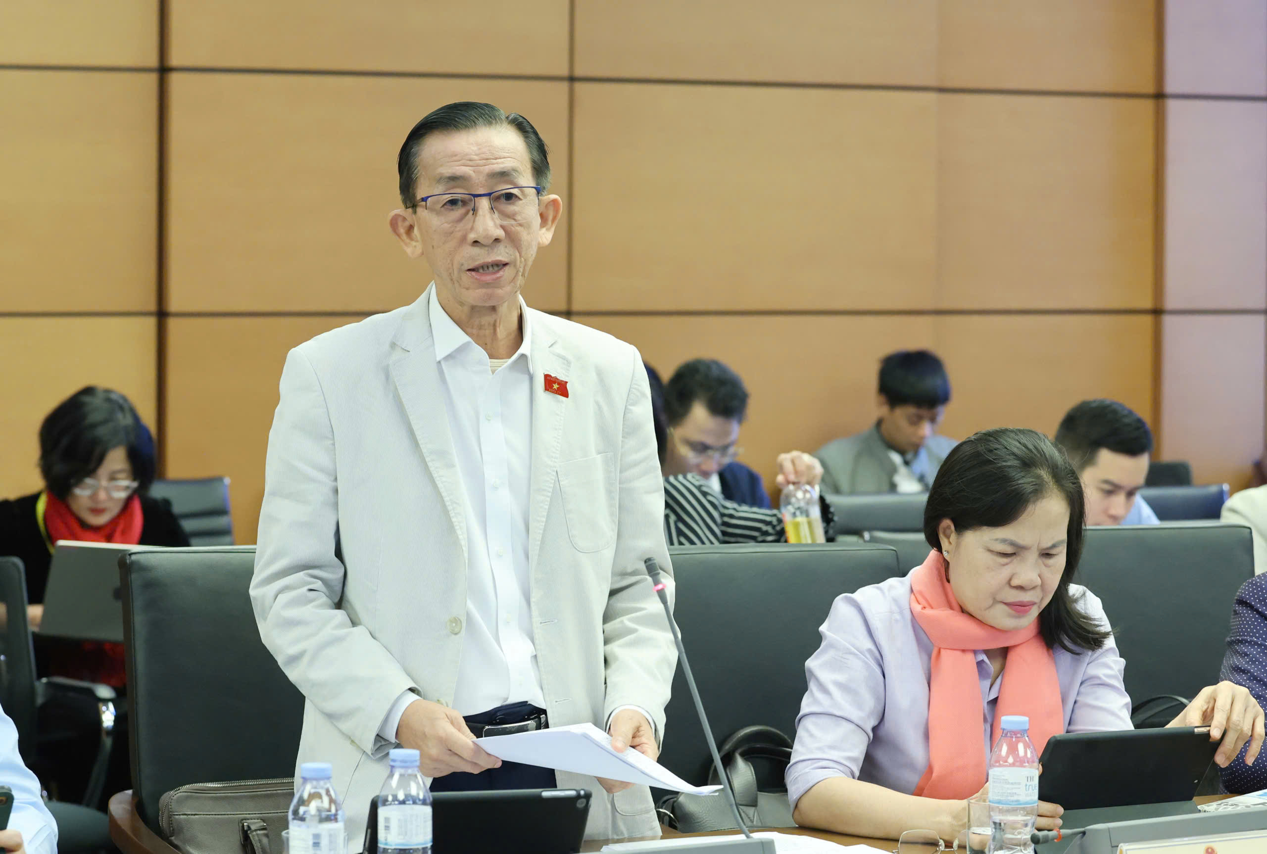 代表提议分配适当资源紧急恢复洪水地区学校