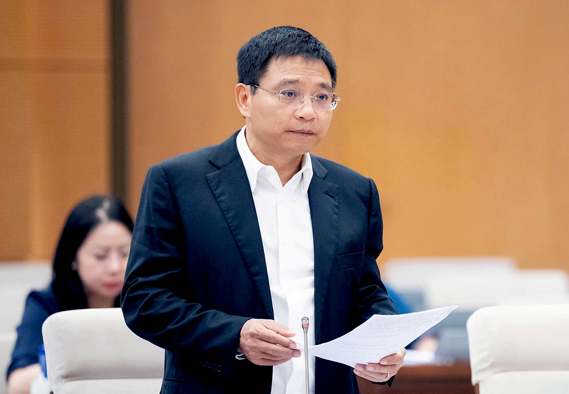 部长阮文胜：两级地方政府最薄弱之处是'干部问题'