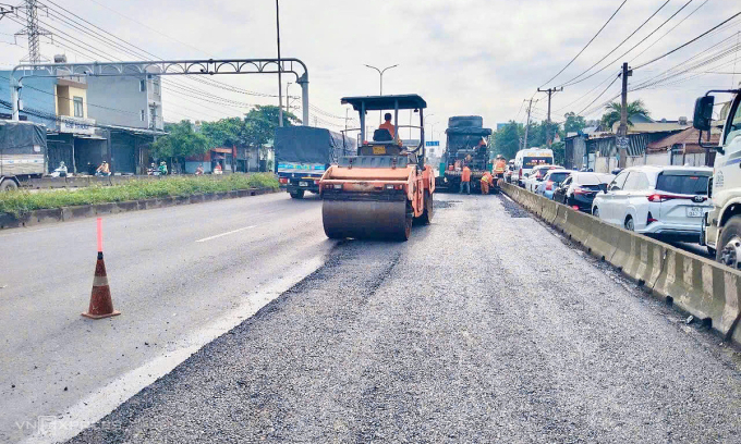 连接龙城机场的道路因‘车辆数量增加六倍’而严重损坏