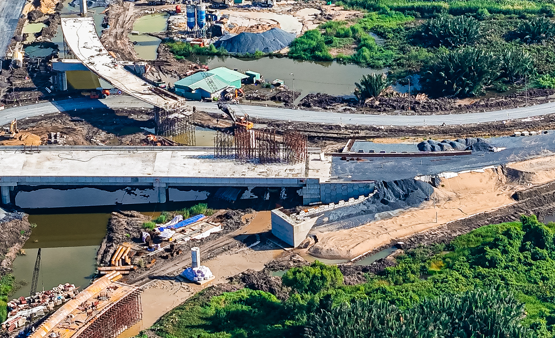 胡志明市环城三路XL1标段A匝道结构位移，交通局有何说法？