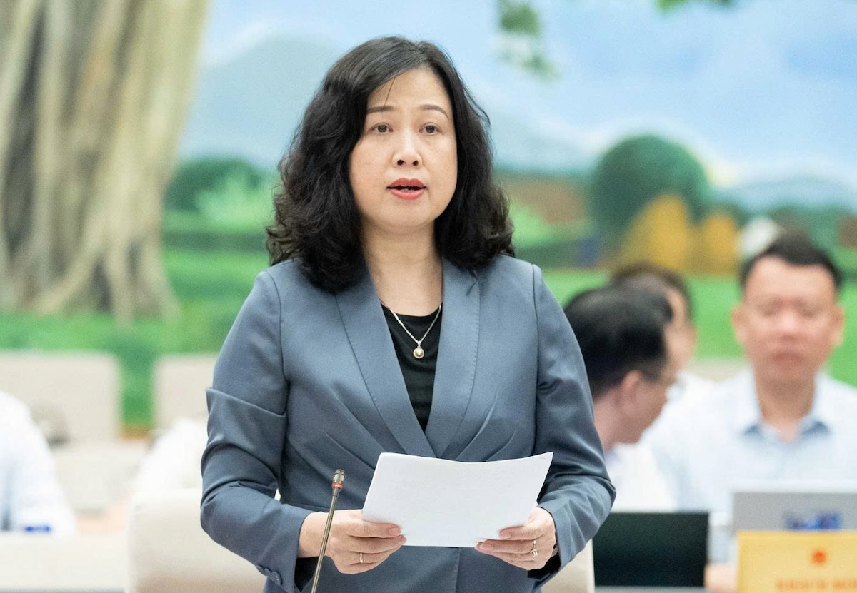 提议为妻子增加1个月产假，丈夫在生第二个孩子时增加5天休假