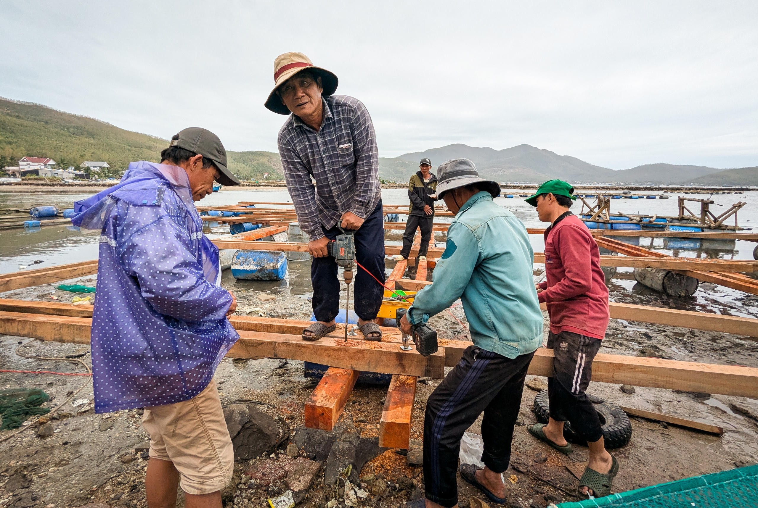 春岱湾龙虾之都'决心重建事业'在风暴洪水后