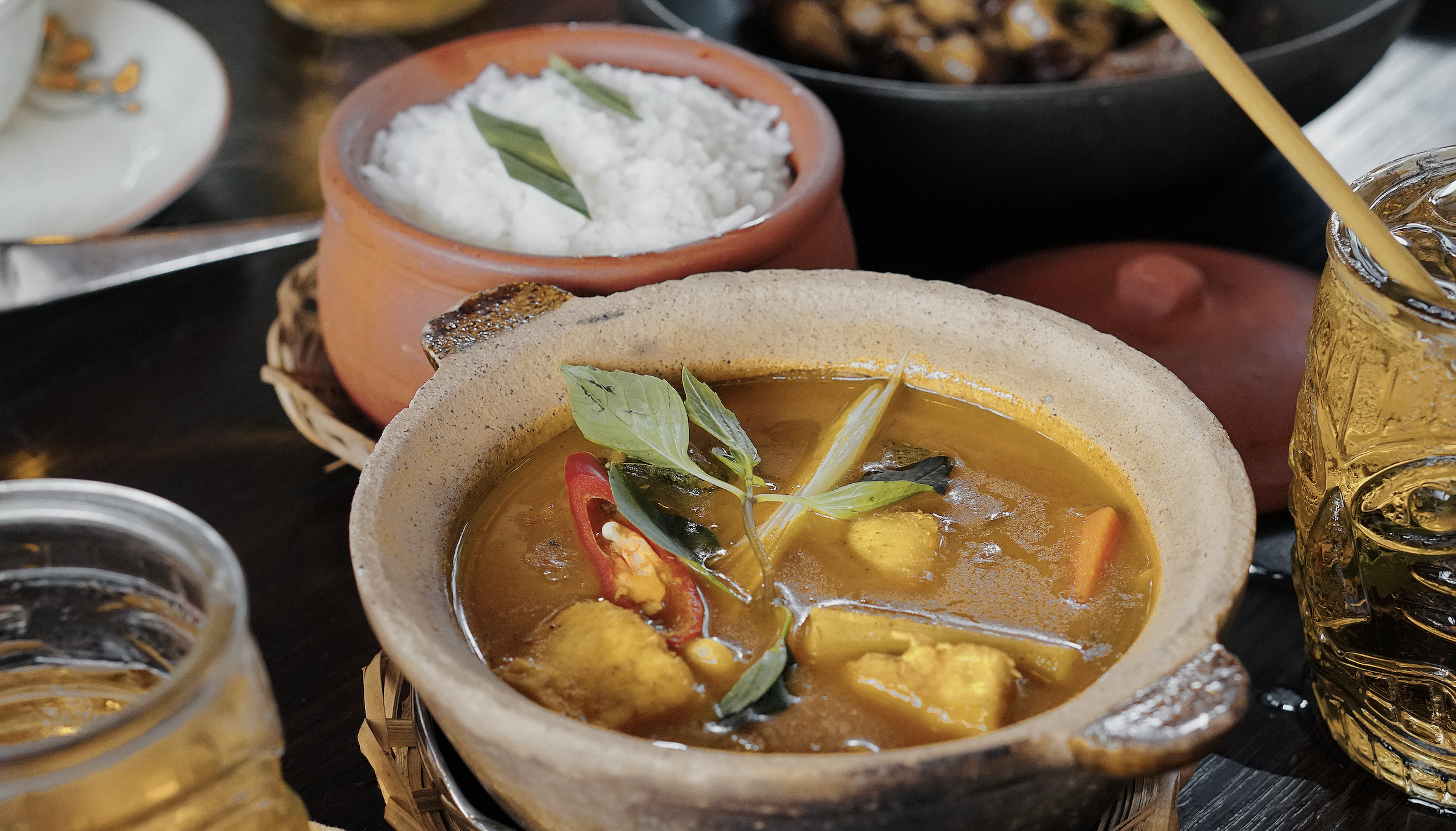 女老板放弃超过2亿月薪开素食餐厅寻求内心平静