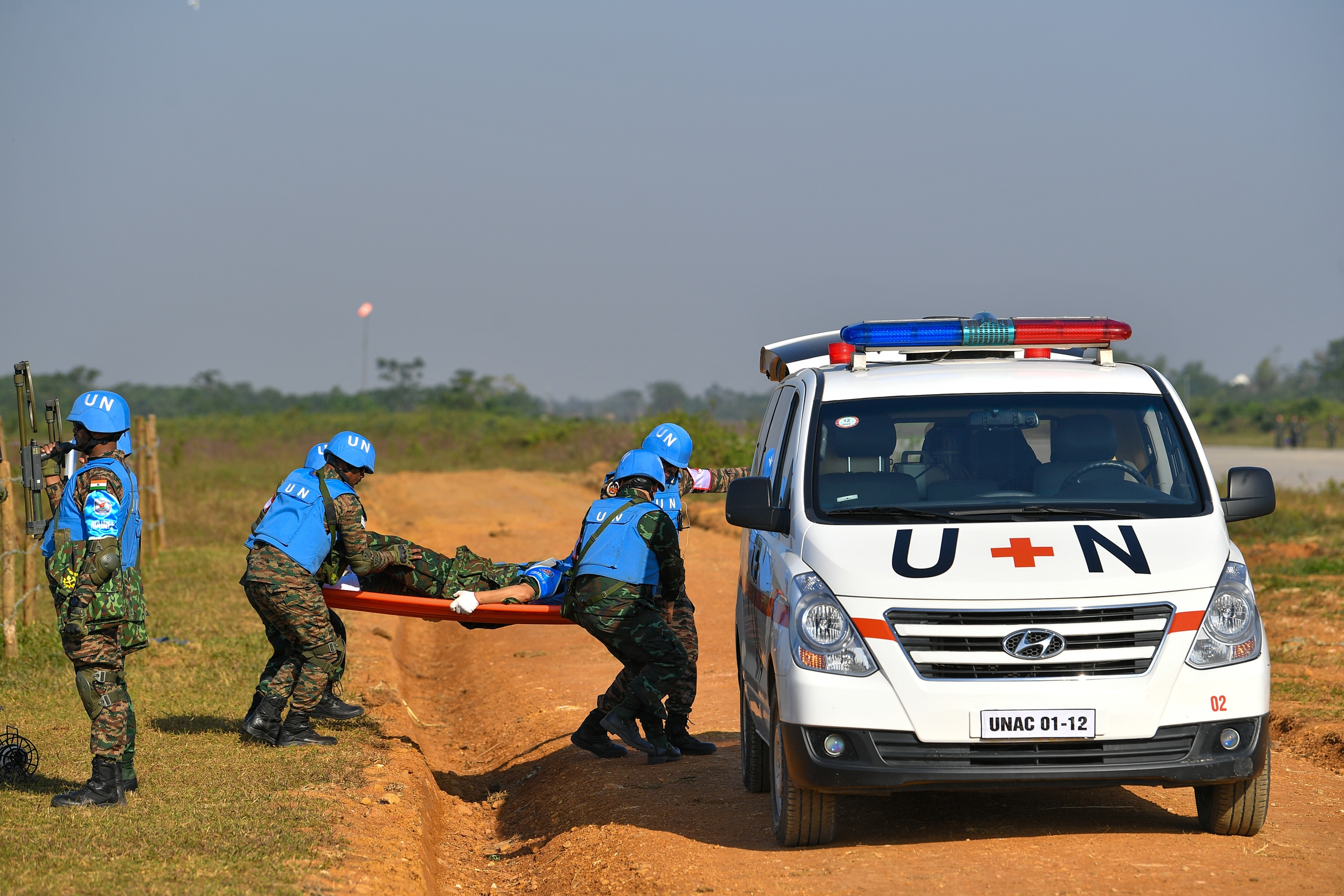 越南与印度进行实地演习，直升机、无人机参与