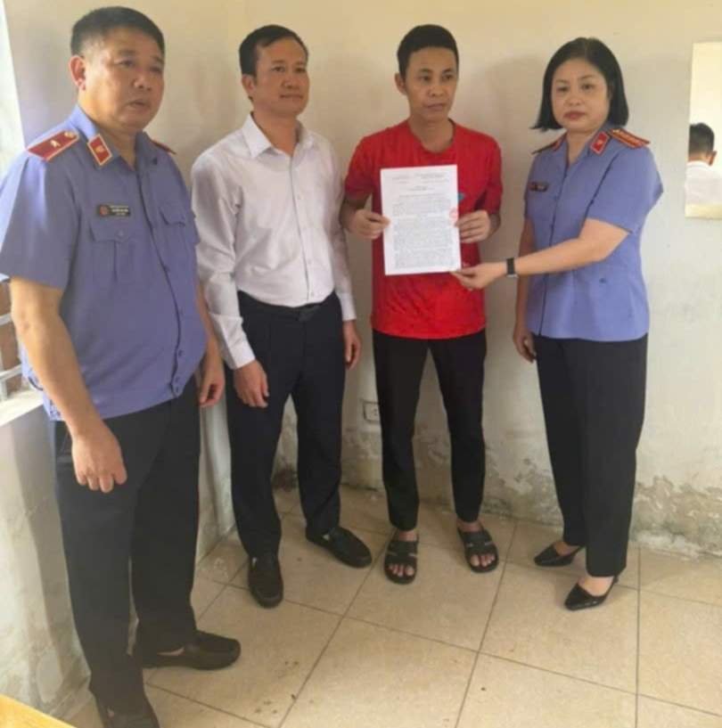 养白鹇鸡被罚6年徒刑的人已获保释，正在回家的路上
