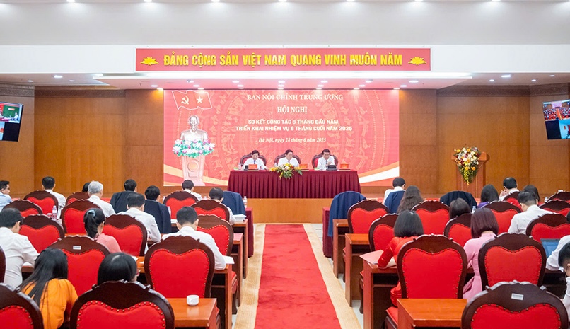 潘廷硕：干部必须打破传统思维模式，改变‘早出晚归’的思想