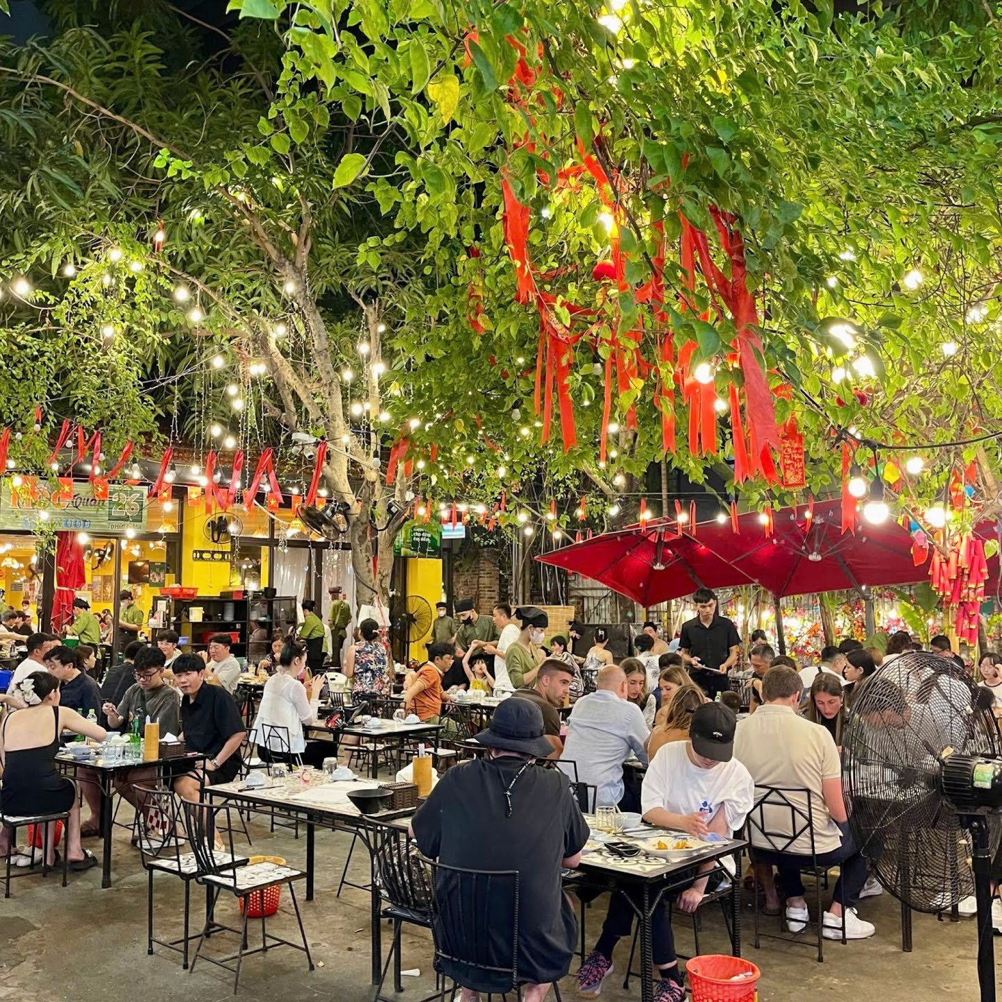 根据外国人推荐的岘港美食餐厅