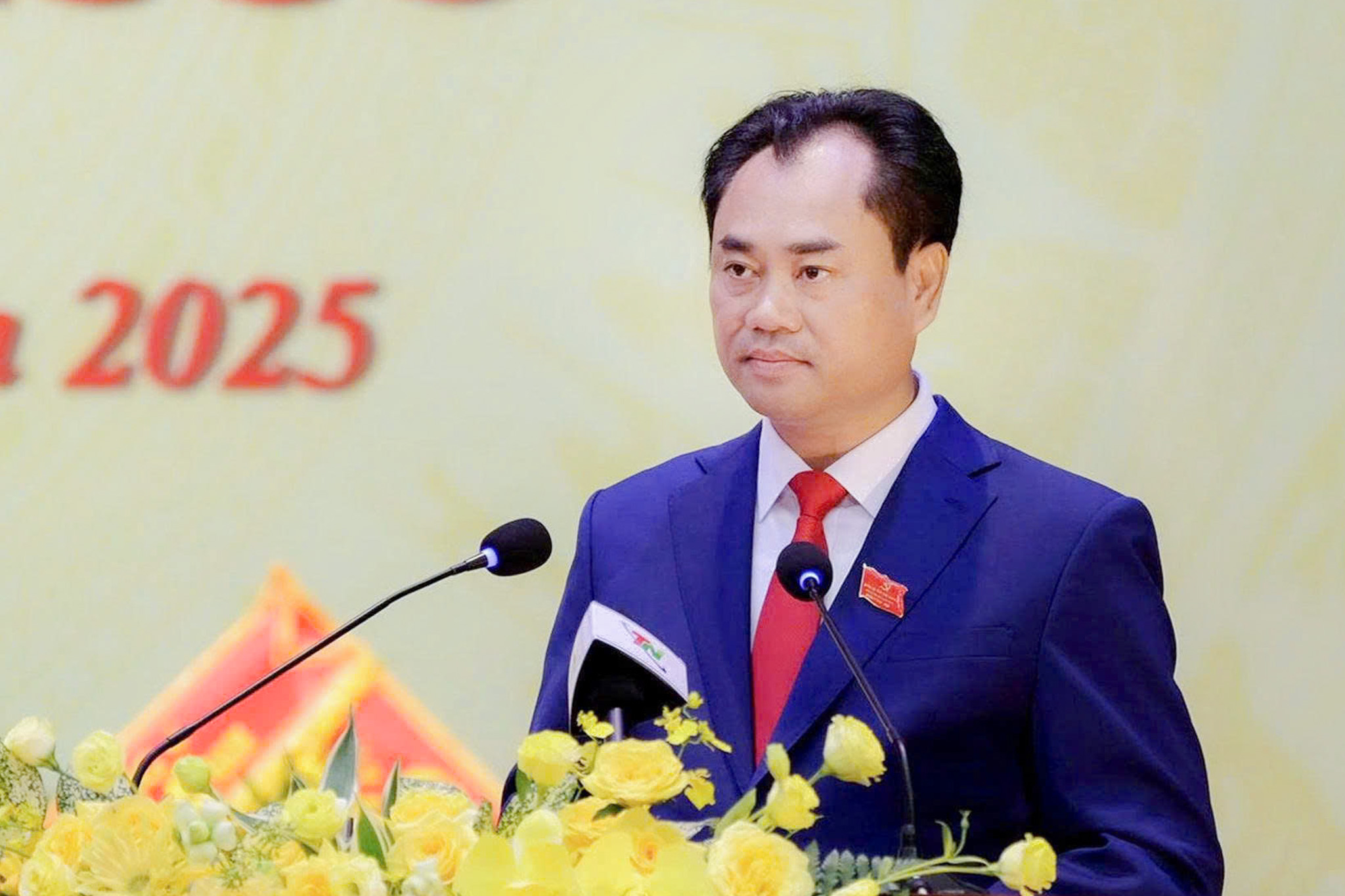 郑越雄担任老街省省委书记，郑春长担任太原省省委书记
