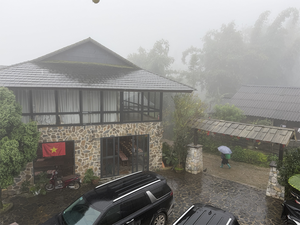 连续暴雨导致旅游业举步维艰