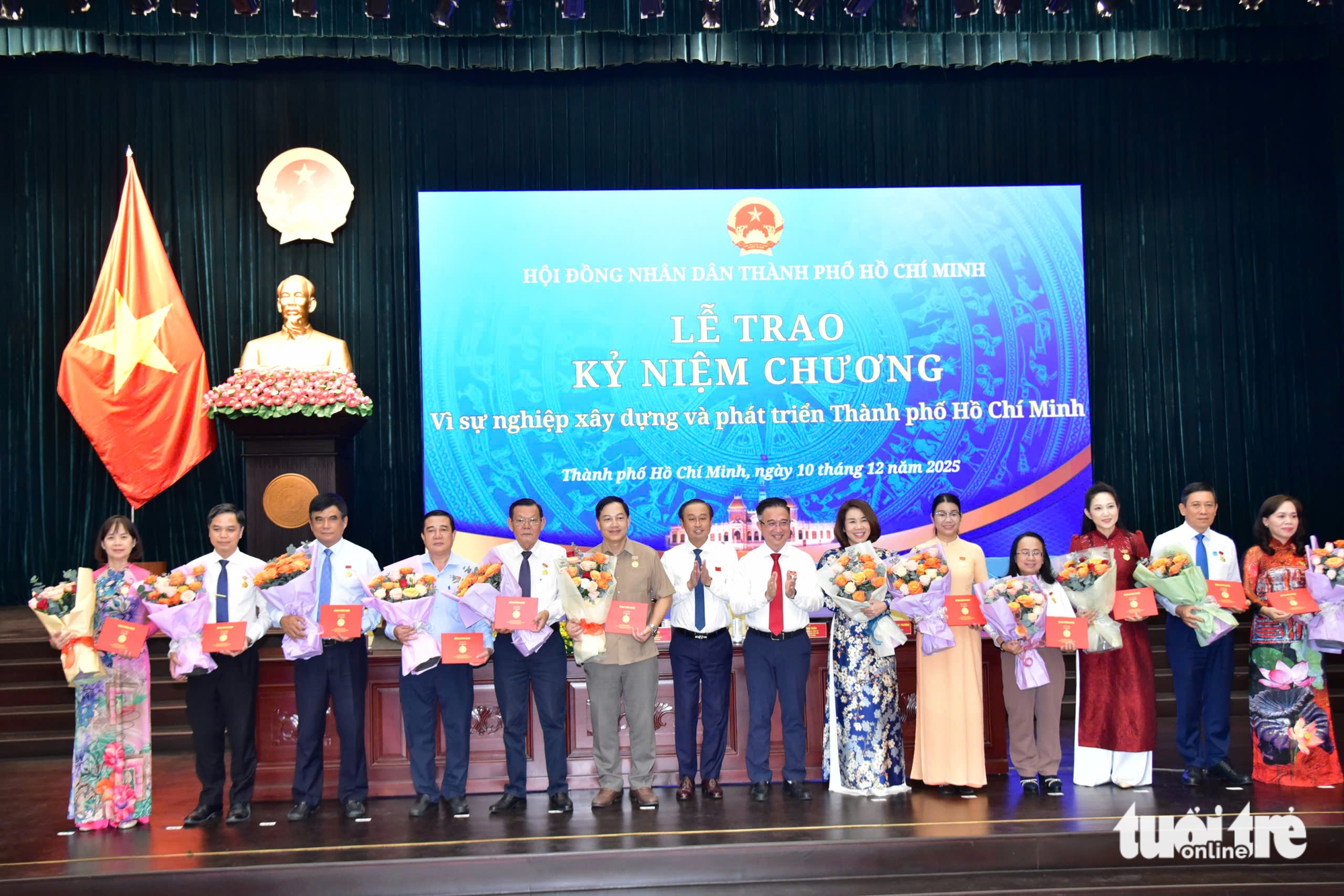 胡志明市人民议会通过多项支持与社会福利政策