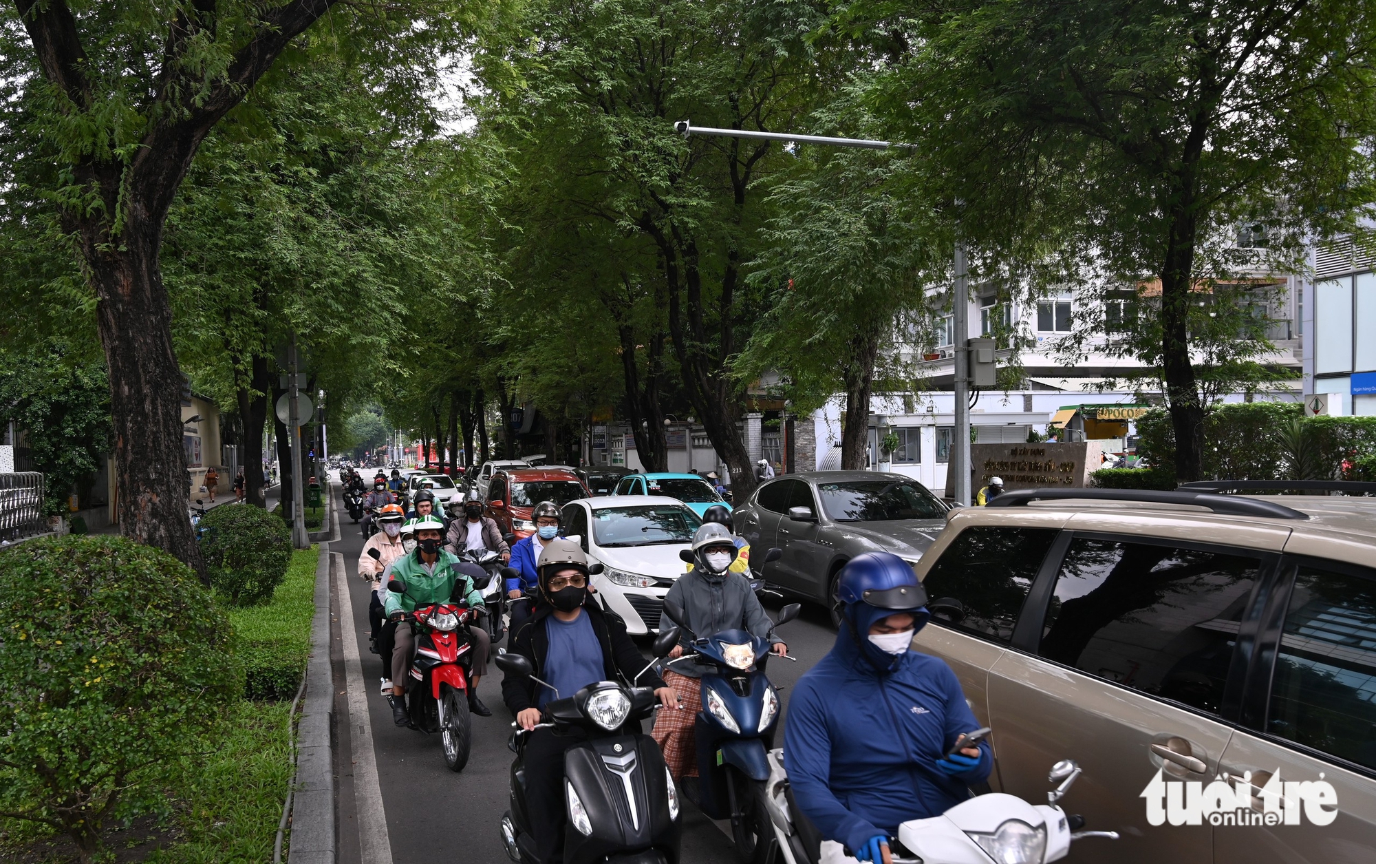 胡志明市31个AI摄像头同时检测多种违规行为，精确到厘米