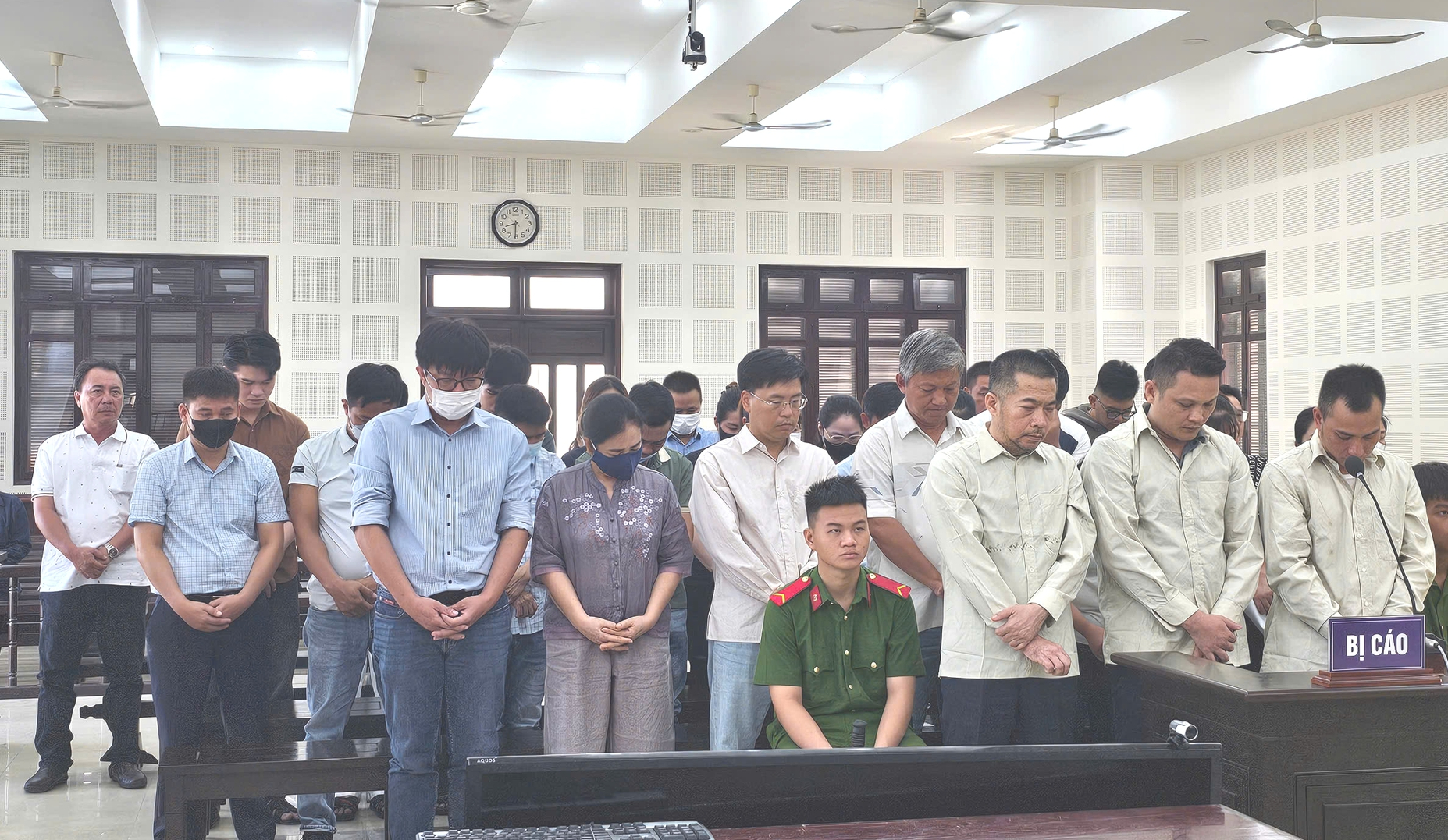 宣判设立数百家‘幽灵’公司，售出数十万张非法发票的团伙
