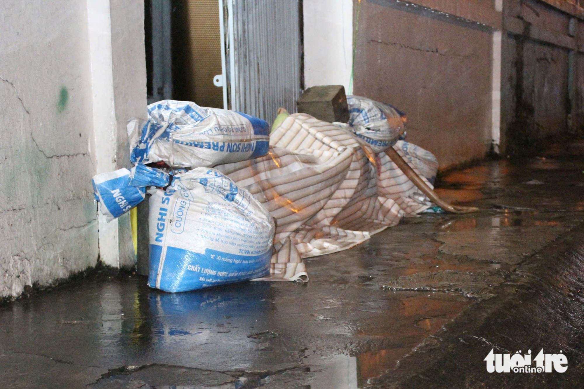 尽管已建'城墙'，平贵、新美居民仍因潮汐而受苦